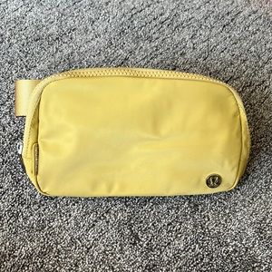 Lululemon everywhere belt bag